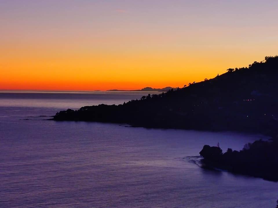 Romantic Casa Lorenzina Affittacamere Ventimiglia Luaran gambar