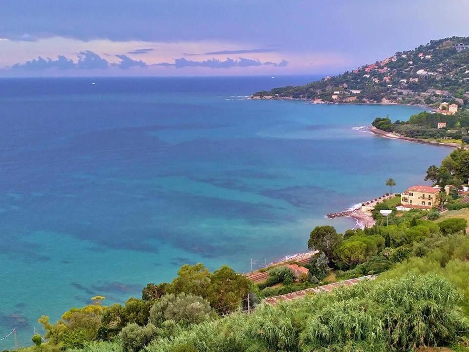 Romantic Casa Lorenzina Affittacamere Ventimiglia Luaran gambar